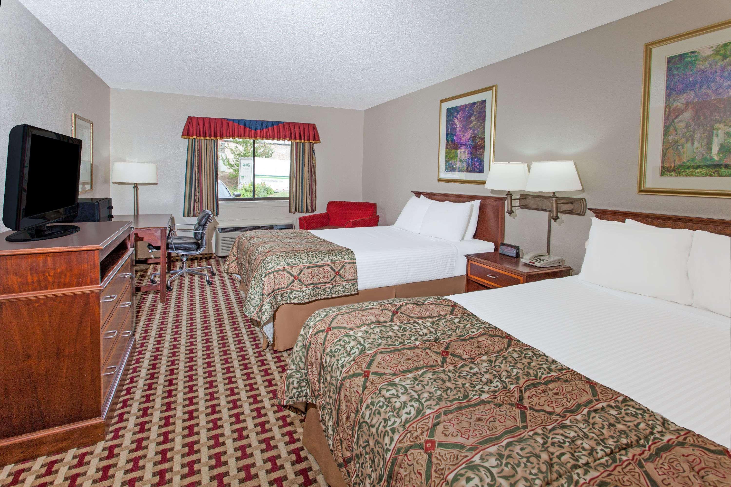 Baymont By Wyndham Smyrna Hotel Exterior photo