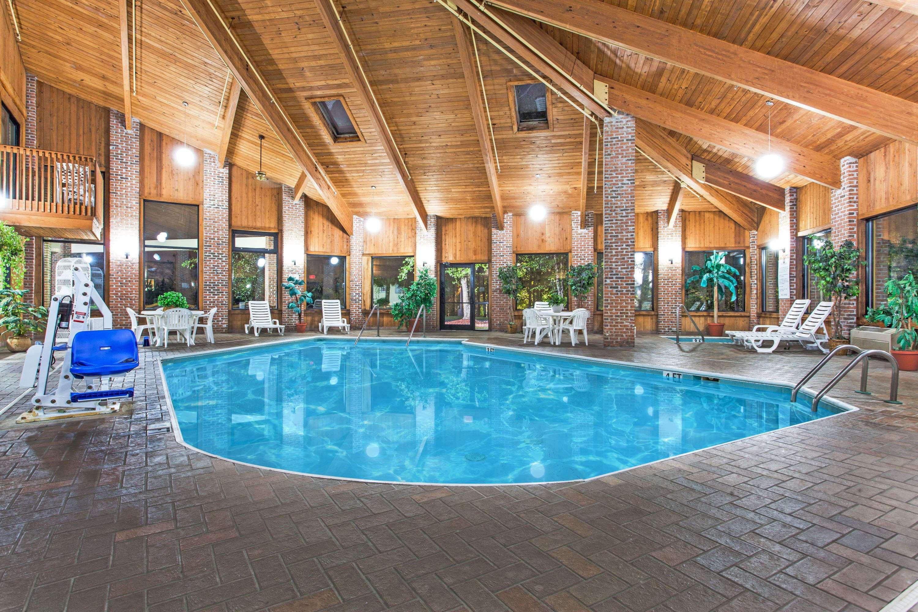 Baymont By Wyndham Smyrna Hotel Exterior photo